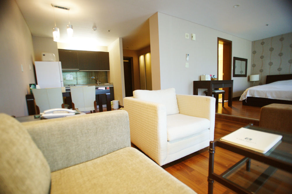 Lake Hills Jeju Resort Seogwipo Exteriör bild