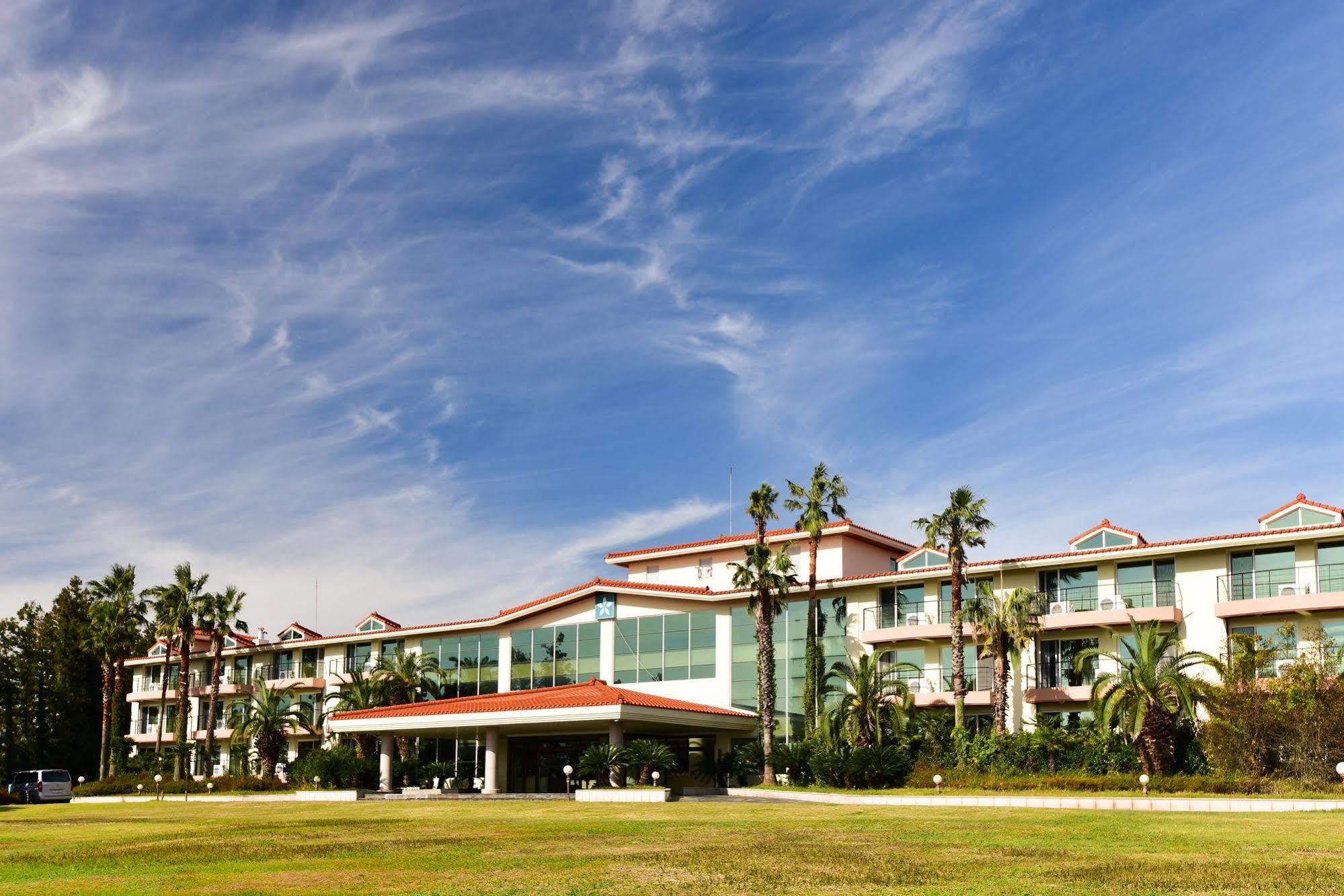 Lake Hills Jeju Resort Seogwipo Exteriör bild
